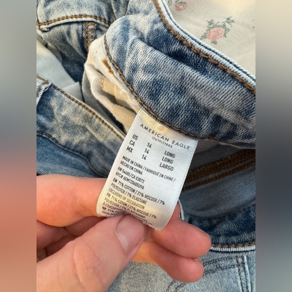 SIZE 14 LIKE NEW🎀Light Wash High Rise Skinny Jean American Eagle Jeggings - Picture 7 of 7